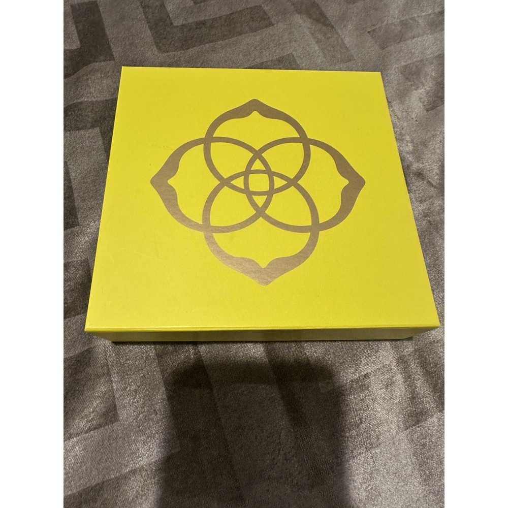 Kendra Scott‎ Yellow Jewelry Gift Box Foam Insert Magnetic Closure Storage Logo